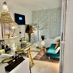 Studio centre Paris calme cosy